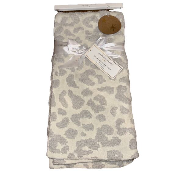 Cupcakes & Cashmere Cream Light Gray Leopard Animal Spot Baby Blanket Lovey NEW - Picture 1 of 3